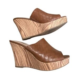 Charles by Charles David Brown Woven Wedge Sandals - Size 7M